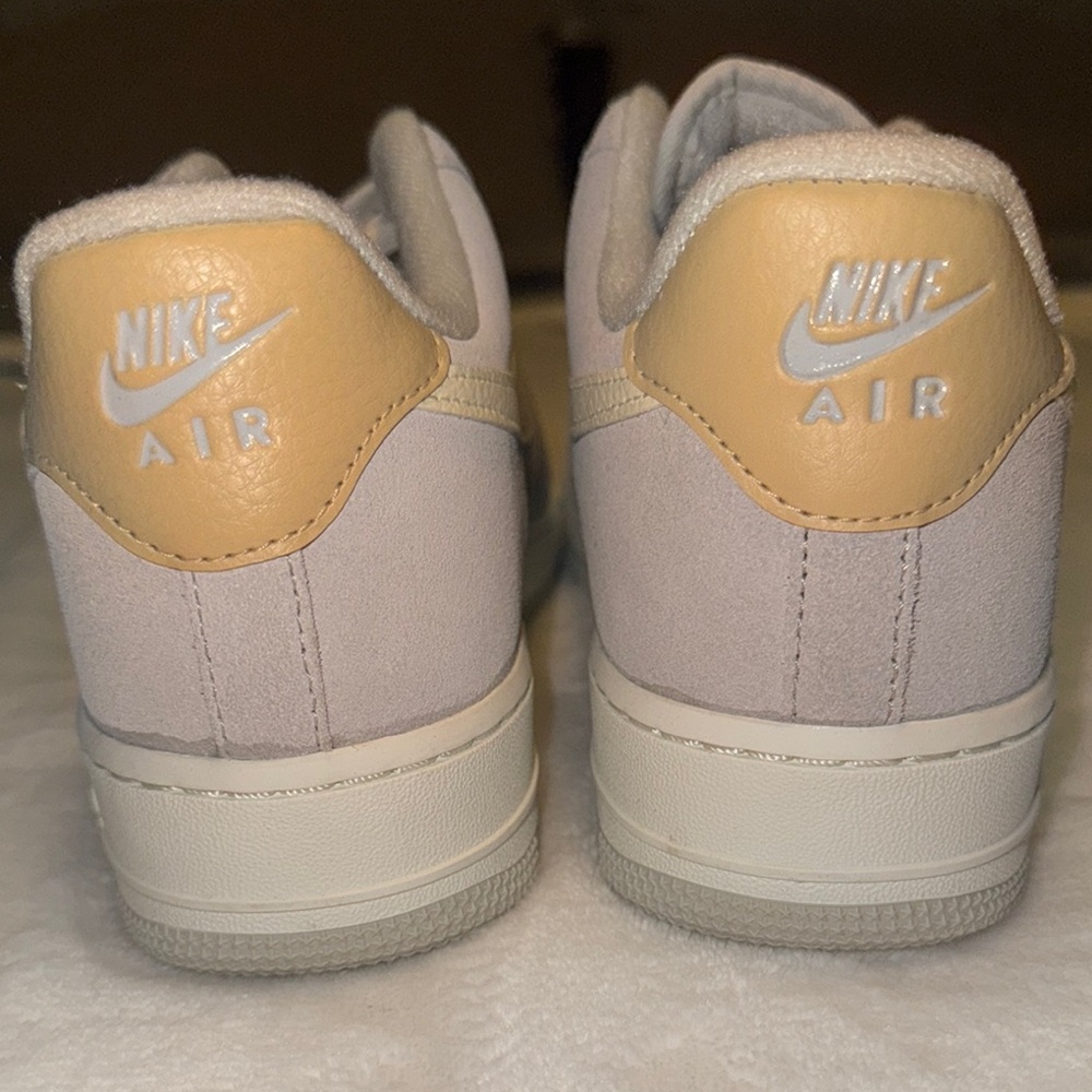 Nike WMNS Air Force 1 LO ‘07 Sneakers - Picture 5 of 6